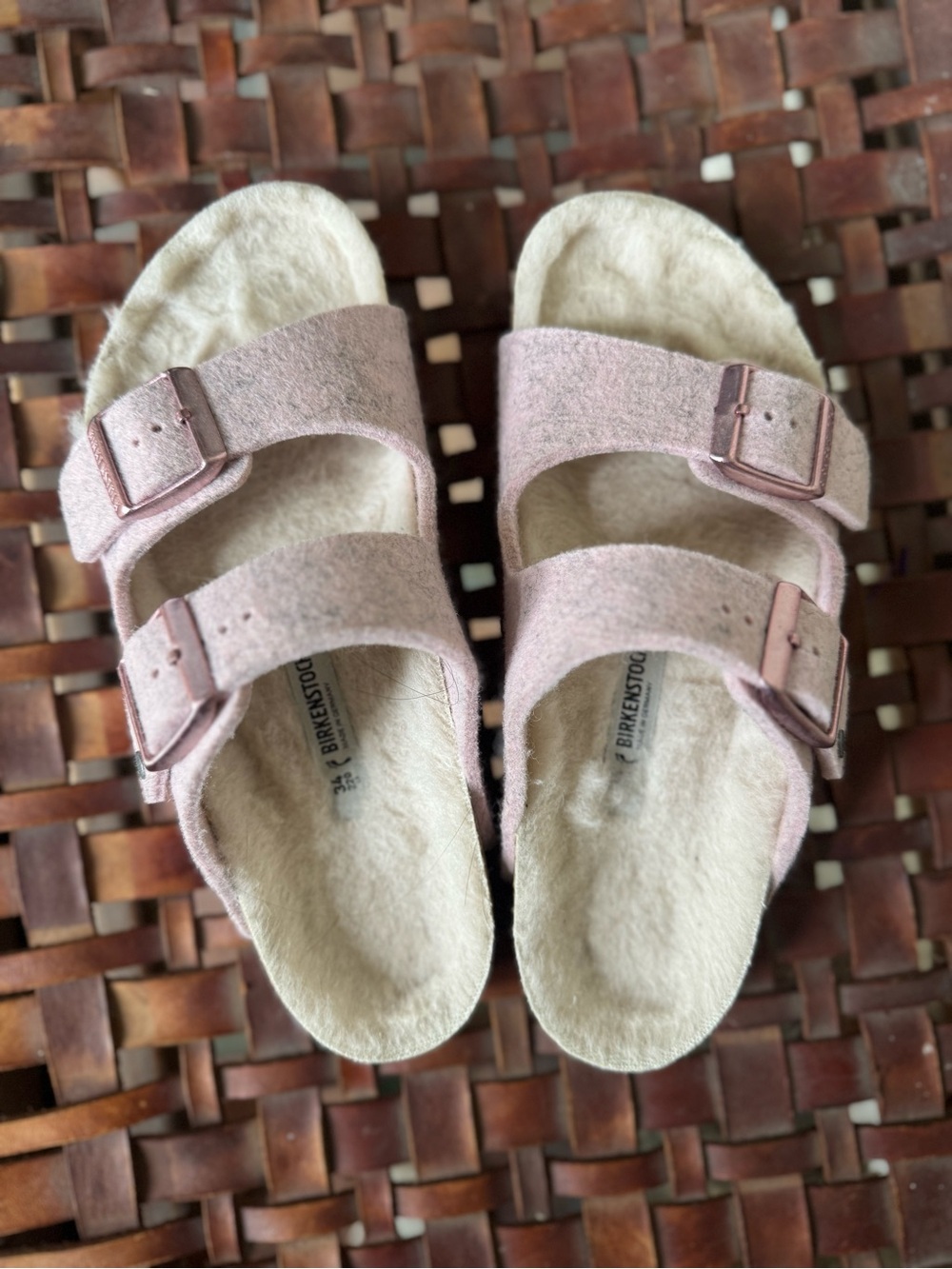 Birkenstock Arizona Shearling-Lined Suede Sandals in Dusty Pink